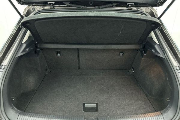 Volkswagen T-Roc 1.0 TSI Style(Goed OnderH, Navi, Carplay, StoelV, Parkeersensoren, Etc)