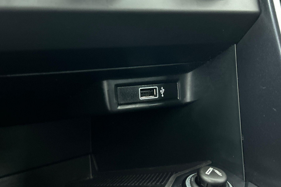 Volkswagen T-Roc 1.0 TSI Style(Goed OnderH, Navi, Carplay, StoelV, Parkeersensoren, Etc)