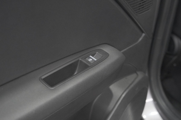 Renault Captur 1.6 E-Tech Plug-in Hybrid 160 Intens | Parkeersensoren | Apple Carplay | Navigatie | Climate Control