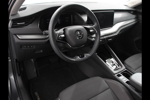 Škoda Octavia Combi 1.4 TSI iV 204pk PHEV Automaat Business Edition | Navigatie | Apple Carplay/Android Auto | Adaptive Cruise Control | Camera | Stoelverwarming | Lichtmetalen Velgen