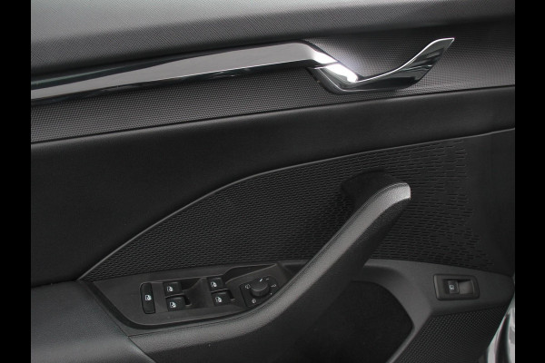 Škoda Octavia Combi 1.4 TSI iV 204pk PHEV Automaat Business Edition | Navigatie | Apple Carplay/Android Auto | Adaptive Cruise Control | Camera | Stoelverwarming | Lichtmetalen Velgen