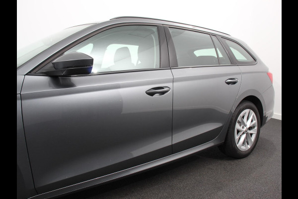 Škoda Octavia Combi 1.4 TSI iV 204pk PHEV Automaat Business Edition | Navigatie | Apple Carplay/Android Auto | Adaptive Cruise Control | Camera | Stoelverwarming | Lichtmetalen Velgen
