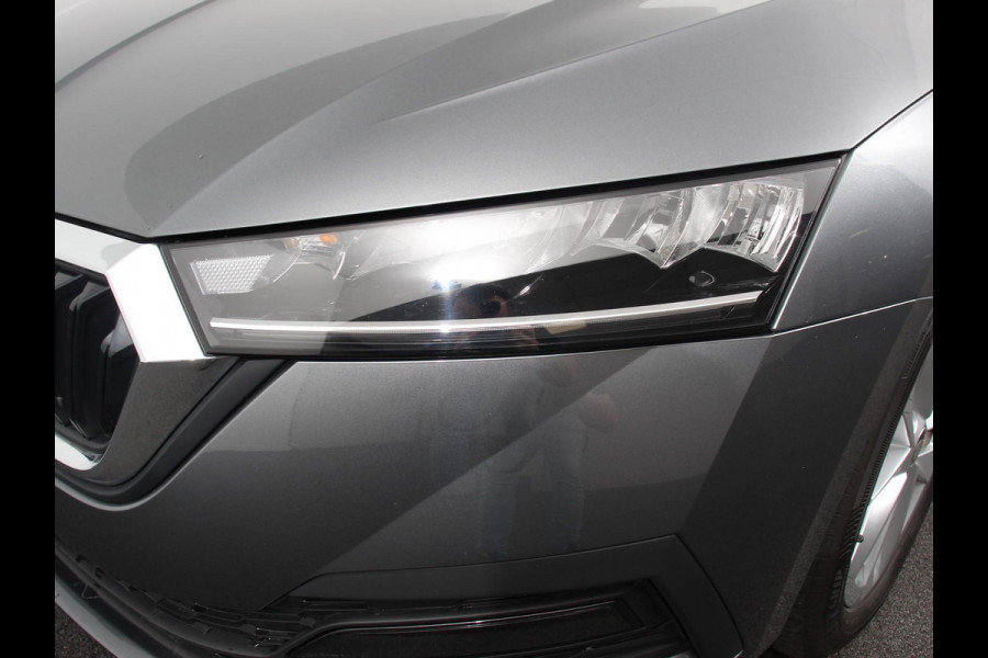 Škoda Octavia Combi 1.4 TSI iV 204pk PHEV Automaat Business Edition | Navigatie | Apple Carplay/Android Auto | Adaptive Cruise Control | Camera | Stoelverwarming | Lichtmetalen Velgen