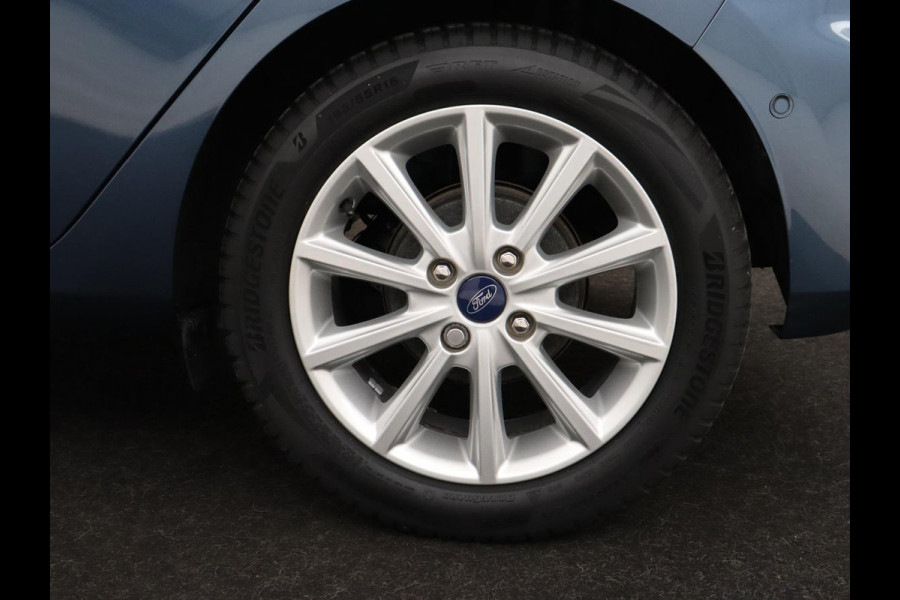 Ford Fiesta 1.0 EcoBoost Titanium X | Panoramadak | Stoel & stuurverwarming | Adaptive cruise | Camera | Carplay | Full LED | Blind Spot | Climate control | B&O Sound | Parkeerhulp | Navigatie