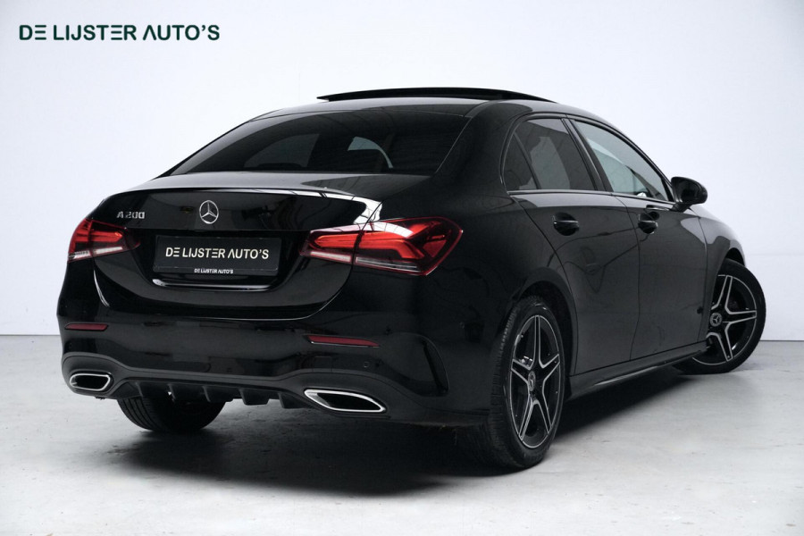 Mercedes-Benz A-Klasse 200 AMG Automaat 163 PK | Pano | Widescreen | CarPlay | Sterrenhemel | Sfeer | Stoelverwarming | Camera | Led |
