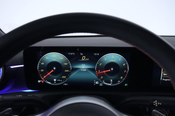Mercedes-Benz A-Klasse 200 AMG Automaat 163 PK | Pano | Widescreen | CarPlay | Sterrenhemel | Sfeer | Stoelverwarming | Camera | Led |