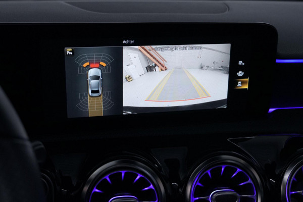 Mercedes-Benz A-Klasse 200 AMG Automaat 163 PK | Pano | Widescreen | CarPlay | Sterrenhemel | Sfeer | Stoelverwarming | Camera | Led |