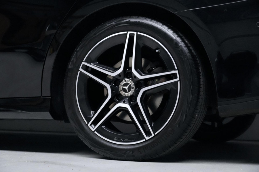 Mercedes-Benz A-Klasse 200 AMG Automaat 163 PK | Pano | Widescreen | CarPlay | Sterrenhemel | Sfeer | Stoelverwarming | Camera | Led |