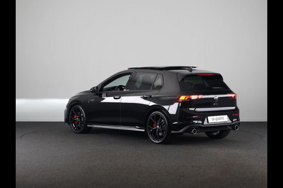 Volkswagen Golf 2.0 TSI GTI 265PK DSG | Verlengde garantie | Panorama dak | Head up Display | Blackstyle | 19"LM velgen |