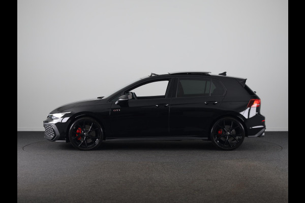 Volkswagen Golf 2.0 TSI GTI 265PK DSG | Verlengde garantie | Panorama dak | Head up Display | Blackstyle | 19"LM velgen |