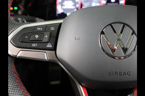 Volkswagen Golf 2.0 TSI GTI 265PK DSG | Verlengde garantie | Panorama dak | Head up Display | Blackstyle | 19"LM velgen |