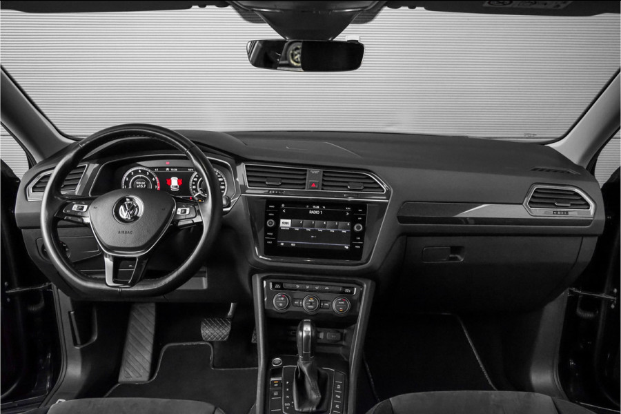 Volkswagen Tiguan Allspace 1.4 TSI Highline 7Pers Pano Trekhaak LED 18"