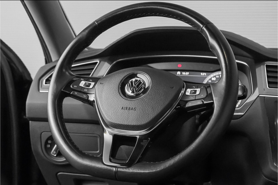 Volkswagen Tiguan Allspace 1.4 TSI Highline 7Pers Pano Trekhaak LED 18"
