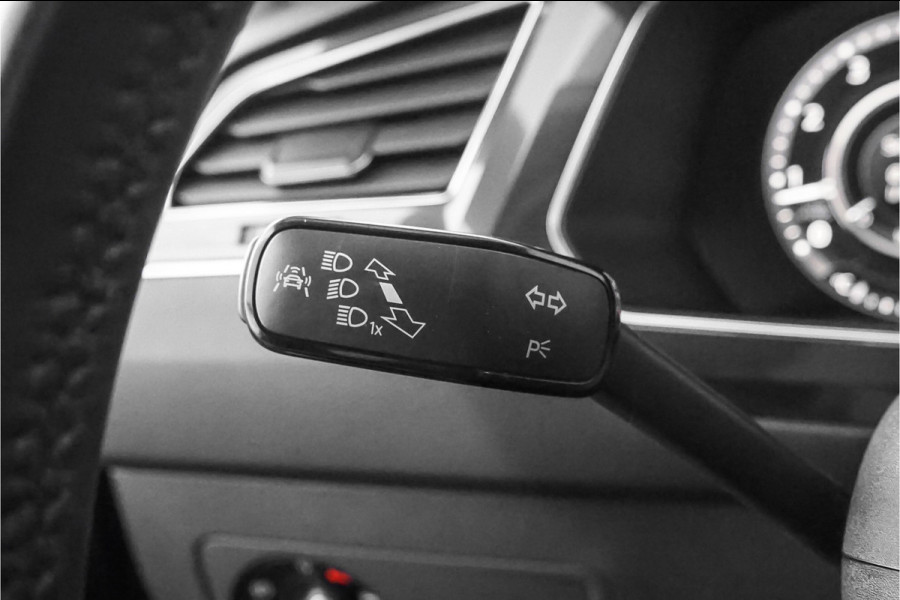 Volkswagen Tiguan Allspace 1.4 TSI Highline 7Pers Pano Trekhaak LED 18"