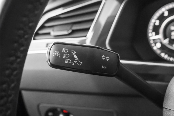 Volkswagen Tiguan Allspace 1.4 TSI Highline 7Pers Pano Trekhaak LED 18"