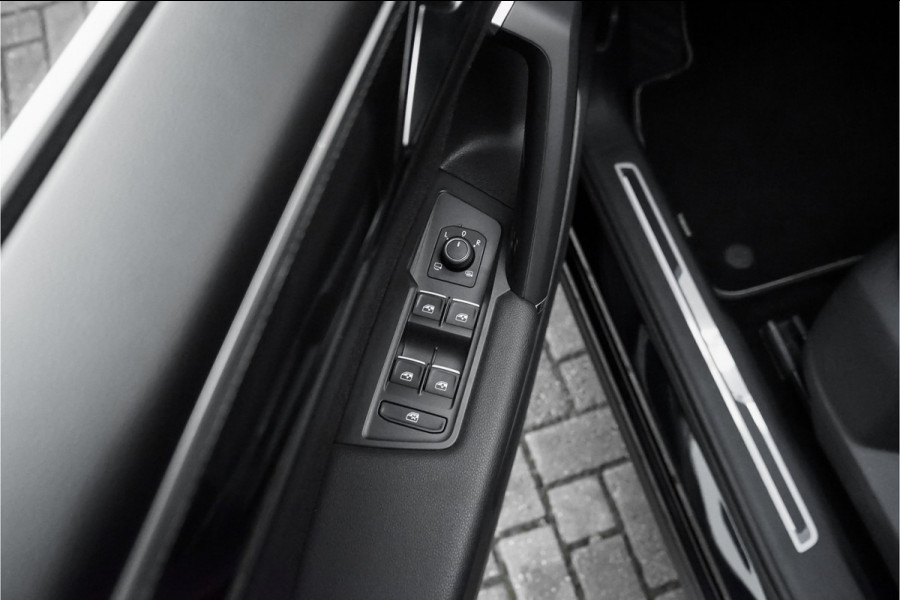 Volkswagen Tiguan Allspace 1.4 TSI Highline 7Pers Pano Trekhaak LED 18"