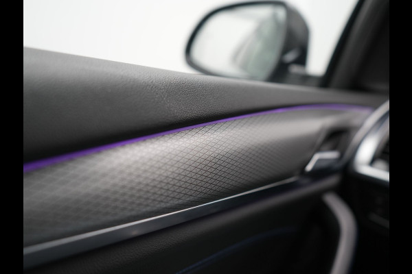 BMW X3 xDrive30e M Sport Plug In Hybrid 293pk Dealer O.H. PHEV | Trekhaak Af Fabriek | Head Up | Sportstoelen Verwarmd | Apple Carplay | Keyless | Blis | Sfeerverlichting | Virtual | Navigatie | DAB |