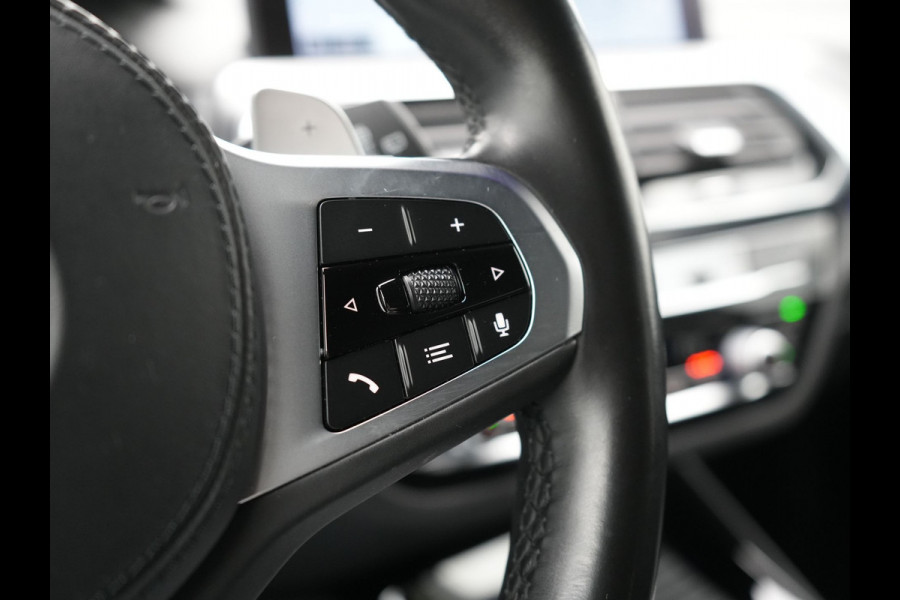 BMW X3 xDrive30e M Sport Plug In Hybrid 293pk Dealer O.H. PHEV | Trekhaak Af Fabriek | Head Up | Sportstoelen Verwarmd | Apple Carplay | Keyless | Blis | Sfeerverlichting | Virtual | Navigatie | DAB |