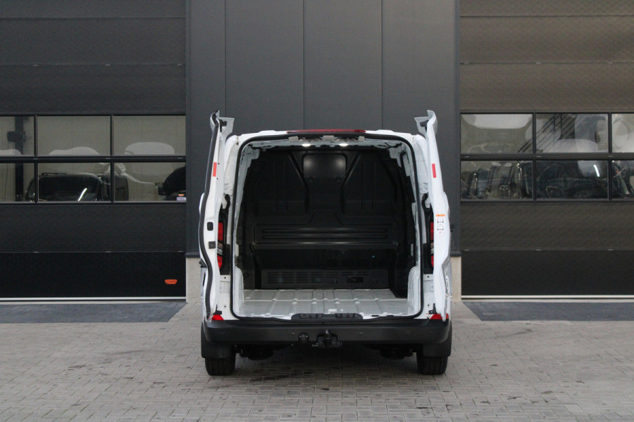 Ford Transit Custom 320 2.0 TDCI L2H1 Trend 136pk - ACC - Trekhaak - Blind Spot - Camera - LED - Navigatie - Rijklaar