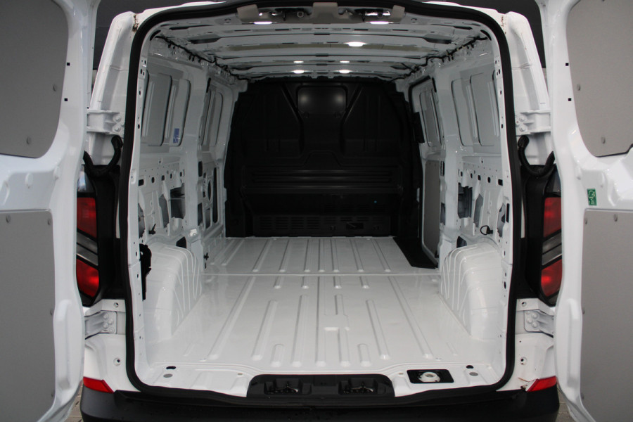 Ford Transit Custom 320 2.0 TDCI L2H1 Trend 136pk - ACC - Trekhaak - Blind Spot - Camera - LED - Navigatie - Rijklaar