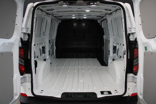 Ford Transit Custom 320 2.0 TDCI L2H1 Trend 136pk - ACC - Trekhaak - Blind Spot - Camera - LED - Navigatie - Rijklaar