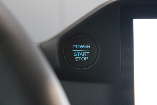 Ford Transit Custom 320 2.0 TDCI L2H1 Trend 136pk - ACC - Trekhaak - Blind Spot - Camera - LED - Navigatie - Rijklaar