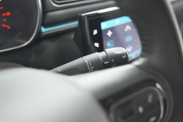 Citroën C3 PureTech 110 EAT6 Shine | Camera | Navigatie | Parkeersensoren | Apple Carplay | 17 Inch Lichtmetalen Velgen
