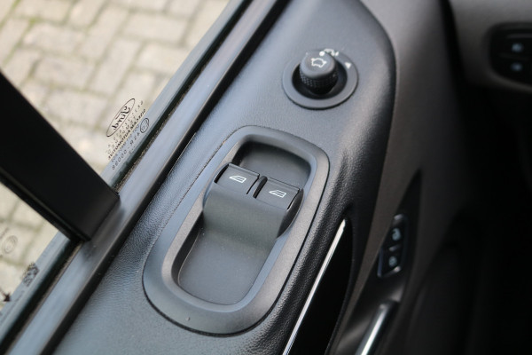 Ford Transit Custom 2.0 TDci 170pk Automaat L2 H1 Limited DC Black Line