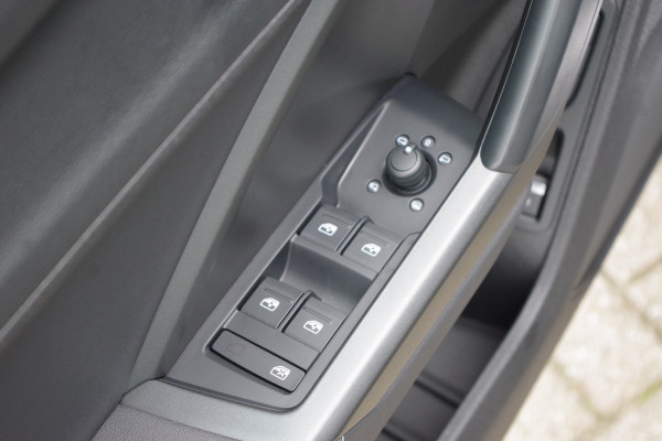 Audi Q3 45 TFSI e S-Line Edition, Panoramadak, Climate Control, Adap. Cruise Control