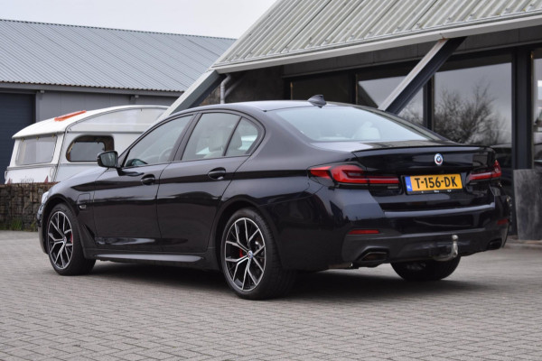 BMW 5 Serie 530e M-Sport Pro | LASERLIGHT | HARMAN KARDON | 360 CAMERA | TREKHAAK | DEALER ONDERHOUDEN | NAP |