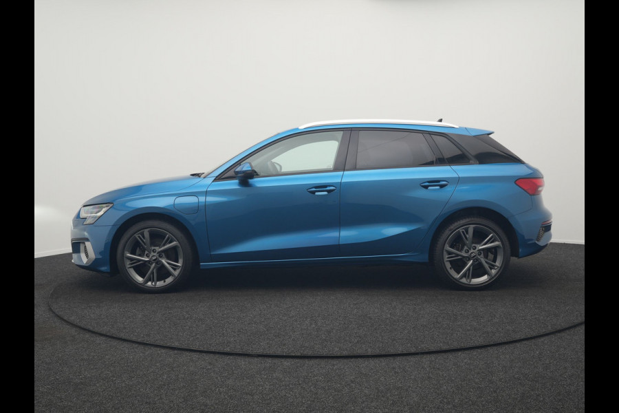 Audi A3 Sportback 40 TFSI e Advanced edition Plug In Hybrid 204pk Dealer O.H PHEV | Trekhaak Afn. | Keyless | Apple Carplay | Sportstoelen Verwarmd | Navigatie | Virtual | Cruise Control | Front & Lane Assist | DAB | 18"L.M |