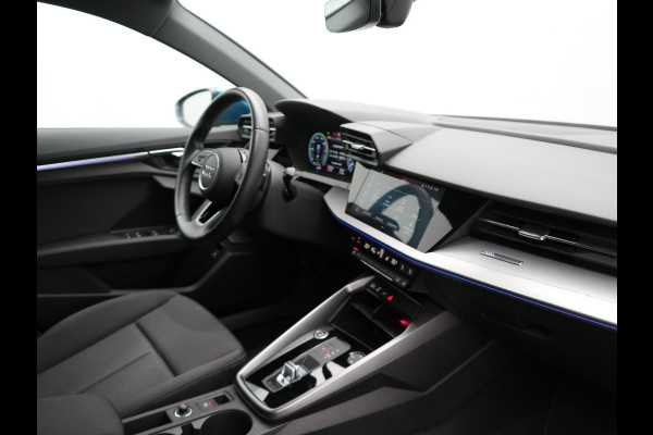 Audi A3 Sportback 40 TFSI e Advanced edition Plug In Hybrid 204pk Dealer O.H PHEV | Trekhaak Afn. | Keyless | Apple Carplay | Sportstoelen Verwarmd | Navigatie | Virtual | Cruise Control | Front & Lane Assist | DAB | 18"L.M |