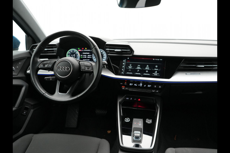 Audi A3 Sportback 40 TFSI e Advanced edition Plug In Hybrid 204pk Dealer O.H PHEV | Trekhaak Afn. | Keyless | Apple Carplay | Sportstoelen Verwarmd | Navigatie | Virtual | Cruise Control | Front & Lane Assist | DAB | 18"L.M |
