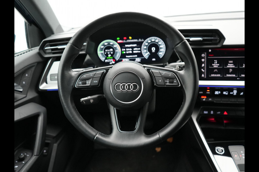 Audi A3 Sportback 40 TFSI e Advanced edition Plug In Hybrid 204pk Dealer O.H PHEV | Trekhaak Afn. | Keyless | Apple Carplay | Sportstoelen Verwarmd | Navigatie | Virtual | Cruise Control | Front & Lane Assist | DAB | 18"L.M |