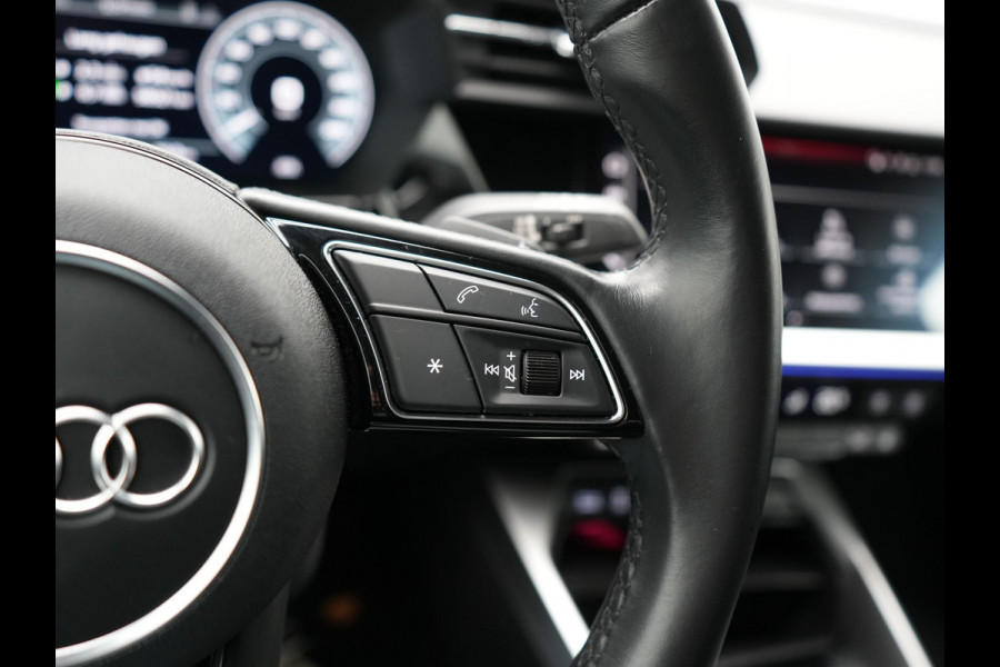 Audi A3 Sportback 40 TFSI e Advanced edition Plug In Hybrid 204pk Dealer O.H PHEV | Trekhaak Afn. | Keyless | Apple Carplay | Sportstoelen Verwarmd | Navigatie | Virtual | Cruise Control | Front & Lane Assist | DAB | 18"L.M |