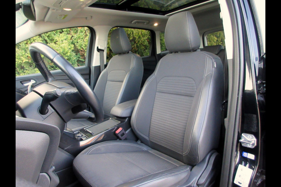 Ford Kuga 1.5 EcoBoost Titanium*Camera*Pano.dak*Trekhaak*