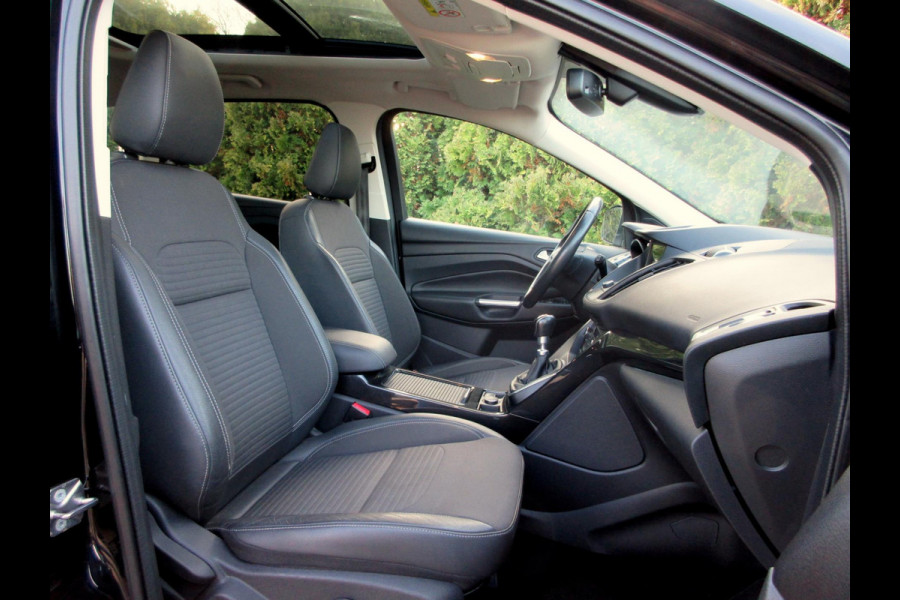 Ford Kuga 1.5 EcoBoost Titanium*Camera*Pano.dak*Trekhaak*