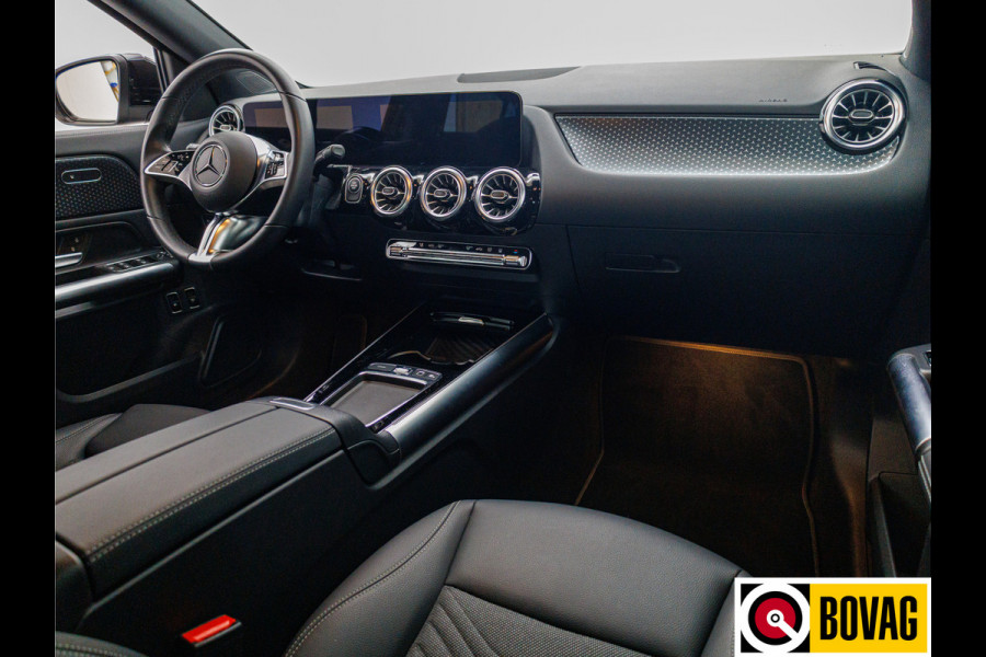 Mercedes-Benz GLA 250 e Luxury Line automaat 218 PK | Facelift | Elec. wegklapbare trekhaak | Adap. Cruise | Stoelverwarming | Elec. achterklep, Navigatie, app. connect, camera met parkeerassistent, sfeerverlichting