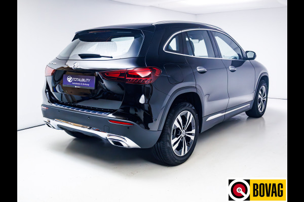 Mercedes-Benz GLA 250 e Luxury Line automaat 218 PK | Facelift | Elec. wegklapbare trekhaak | Adap. Cruise | Stoelverwarming | Elec. achterklep, Navigatie, app. connect, camera met parkeerassistent, sfeerverlichting
