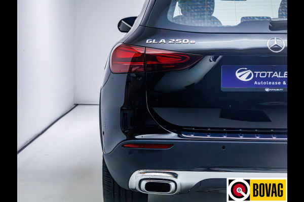 Mercedes-Benz GLA 250 e Luxury Line automaat 218 PK | Facelift | Elec. wegklapbare trekhaak | Adap. Cruise | Stoelverwarming | Elec. achterklep, Navigatie, app. connect, camera met parkeerassistent, sfeerverlichting