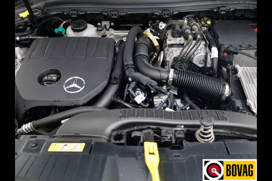 Mercedes-Benz GLA 250 e Luxury Line automaat 218 PK | Facelift | Elec. wegklapbare trekhaak | Adap. Cruise | Stoelverwarming | Elec. achterklep, Navigatie, app. connect, camera met parkeerassistent, sfeerverlichting