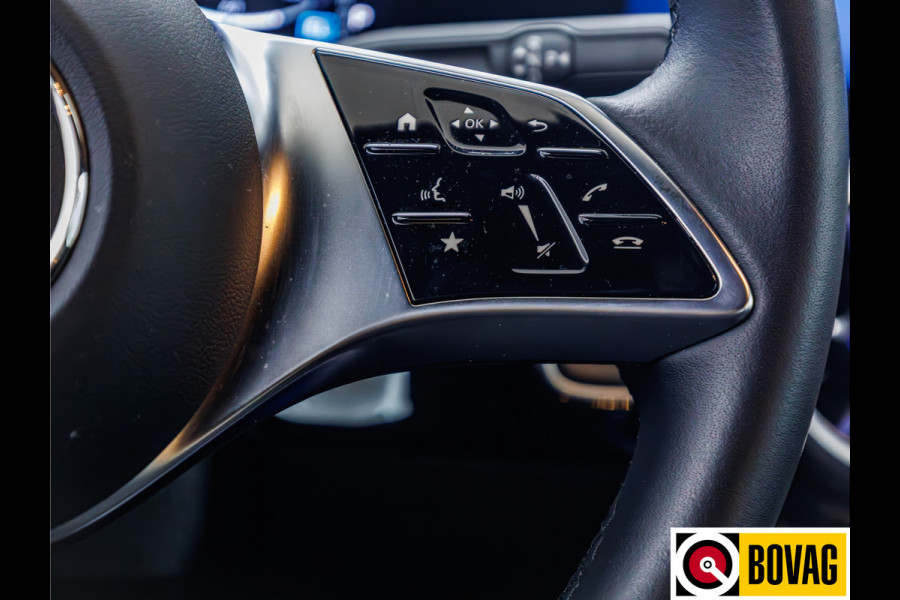 Mercedes-Benz GLA 250 e Luxury Line automaat 218 PK | Facelift | Elec. wegklapbare trekhaak | Adap. Cruise | Stoelverwarming | Elec. achterklep, Navigatie, app. connect, camera met parkeerassistent, sfeerverlichting