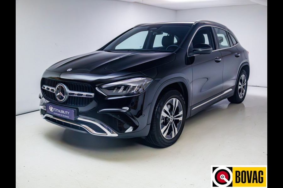 Mercedes-Benz GLA 250 e Luxury Line automaat 218 PK | Facelift | Elec. wegklapbare trekhaak | Adap. Cruise | Stoelverwarming | Elec. achterklep, Navigatie, app. connect, camera met parkeerassistent, sfeerverlichting