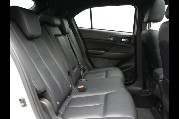 Mitsubishi Eclipse Cross 2.4 Instyle Plug In Hybrid 188pk Dealer O.H. PHEV | Trekhaak Afn. | Panodak | Head Up | Adaptive Cruise | 360 Camera | Lederen Sportstoelen Verwarmd | Apple Carplay | Keyless | Stuur Verwarmd | Blis | Navigat