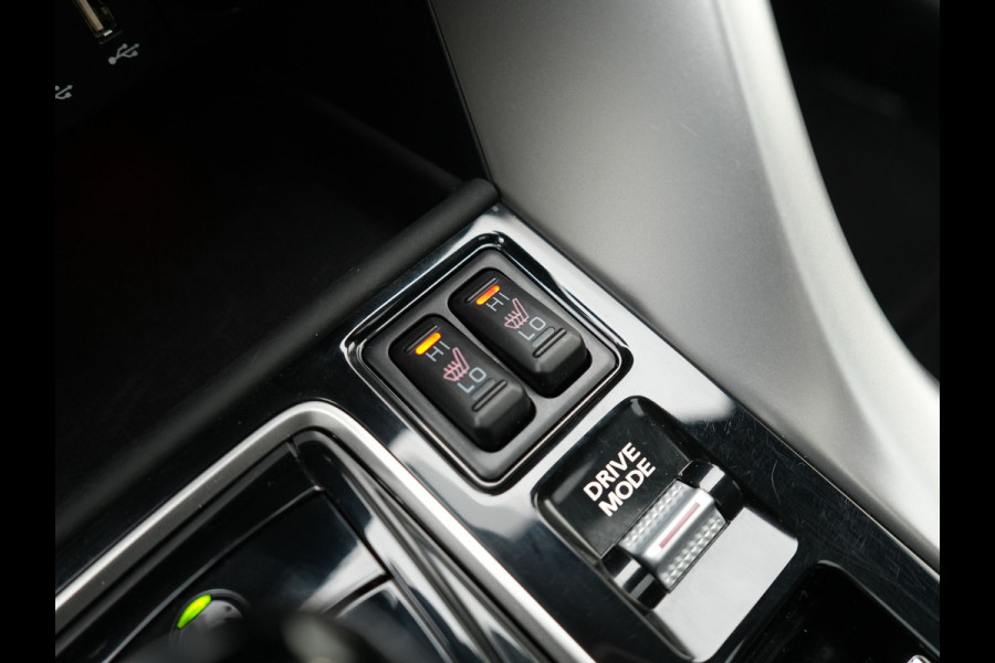 Mitsubishi Eclipse Cross 2.4 Instyle Plug In Hybrid 188pk Dealer O.H. PHEV | Trekhaak Afn. | Panodak | Head Up | Adaptive Cruise | 360 Camera | Lederen Sportstoelen Verwarmd | Apple Carplay | Keyless | Stuur Verwarmd | Blis | Navigat