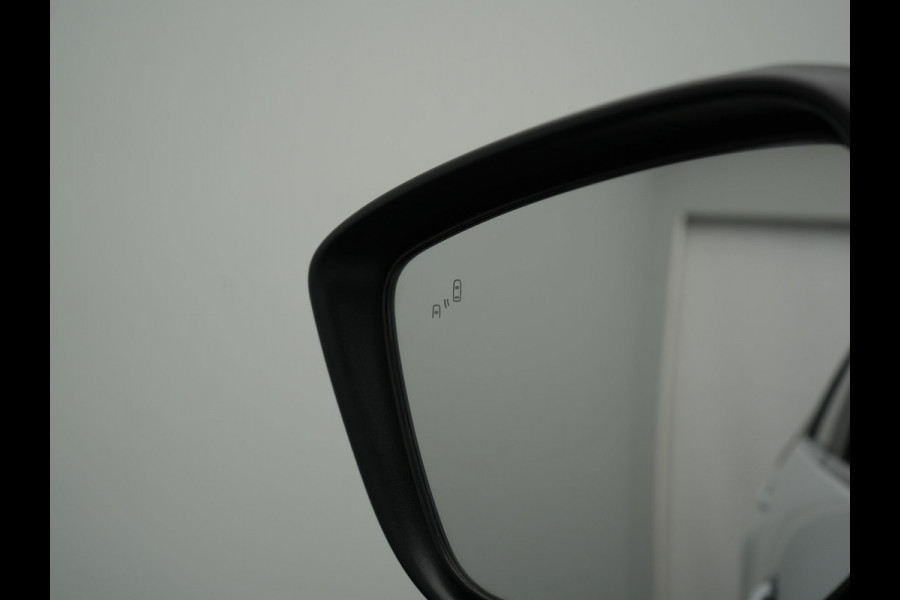 Mitsubishi Eclipse Cross 2.4 Instyle Plug In Hybrid 188pk Dealer O.H. PHEV | Trekhaak Afn. | Panodak | Head Up | Adaptive Cruise | 360 Camera | Lederen Sportstoelen Verwarmd | Apple Carplay | Keyless | Stuur Verwarmd | Blis | Navigat