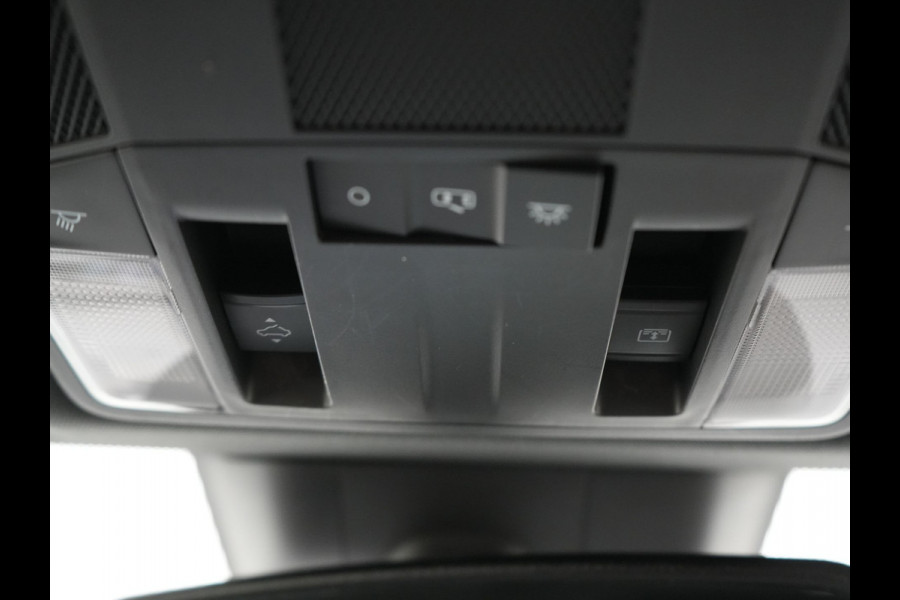 Mitsubishi Eclipse Cross 2.4 Instyle Plug In Hybrid 188pk Dealer O.H. PHEV | Trekhaak Afn. | Panodak | Head Up | Adaptive Cruise | 360 Camera | Lederen Sportstoelen Verwarmd | Apple Carplay | Keyless | Stuur Verwarmd | Blis | Navigat