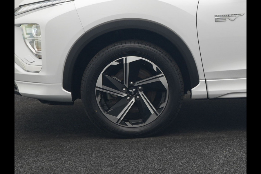 Mitsubishi Eclipse Cross 2.4 Instyle Plug In Hybrid 188pk Dealer O.H. PHEV | Trekhaak Afn. | Panodak | Head Up | Adaptive Cruise | 360 Camera | Lederen Sportstoelen Verwarmd | Apple Carplay | Keyless | Stuur Verwarmd | Blis | Navigat