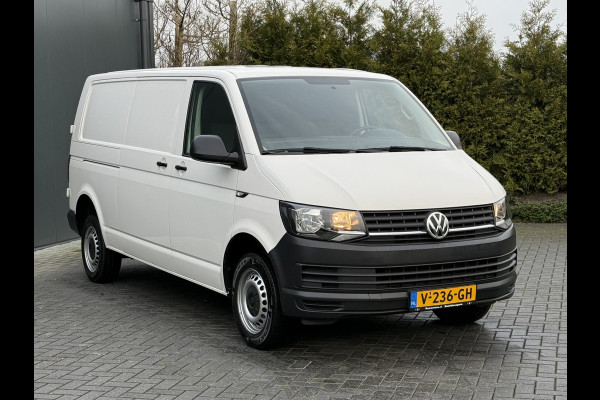 Volkswagen Transporter 2.0 TDI 150 PK E6 / DSG AUTOMAAT / L2H1 / 1e EIG. / TREKHAAK / AIRCO / CRUISE