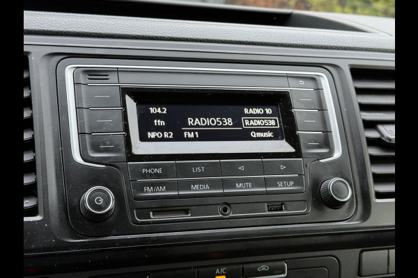 Volkswagen Transporter 2.0 TDI 150 PK E6 / DSG AUTOMAAT / L2H1 / 1e EIG. / TREKHAAK / AIRCO / CRUISE